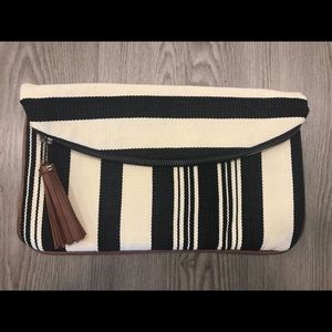 Mercado Global Clutch with Tassel